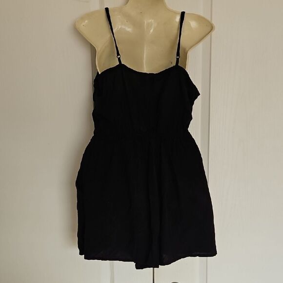 H&M Divided Black Sleeveless Romper - Picture 4 of 16